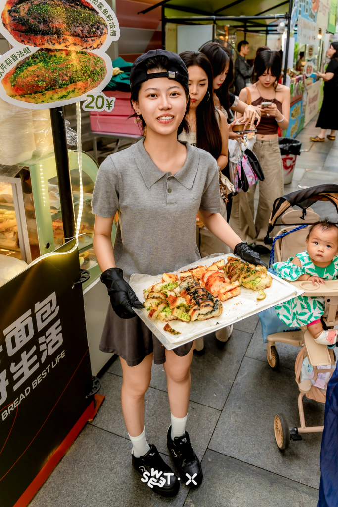 太热闹!深圳大悦城一周年庆放大招,HELLO KITTY夏日甜心派对深圳首展来袭!17城网红甜品空降宝安!