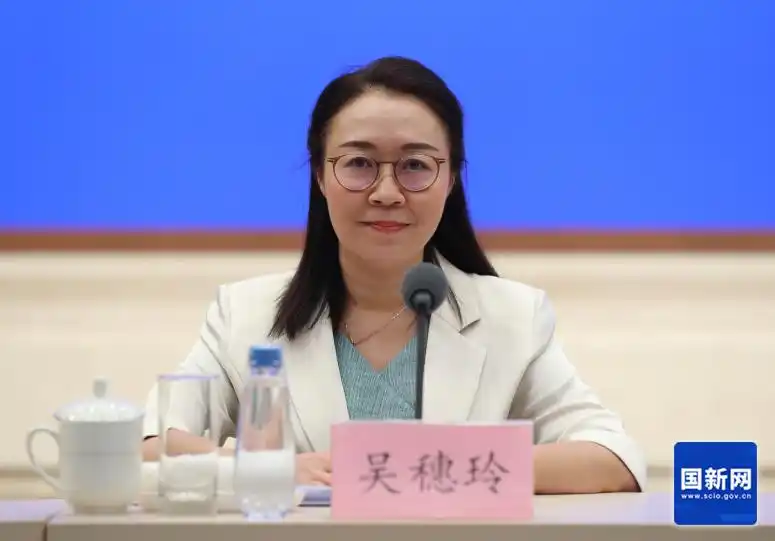 “来了就是广州人” 基层书记答海报新闻 解码广州这条民族美食街背后的团结故事
