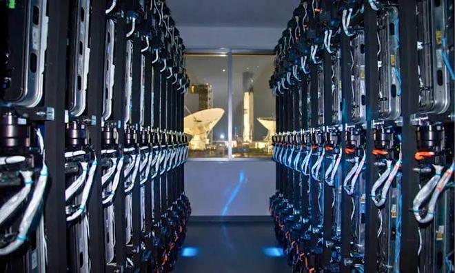 鸿海首度夺下SpaceX AI服务器代工订单，总价高达520亿美元