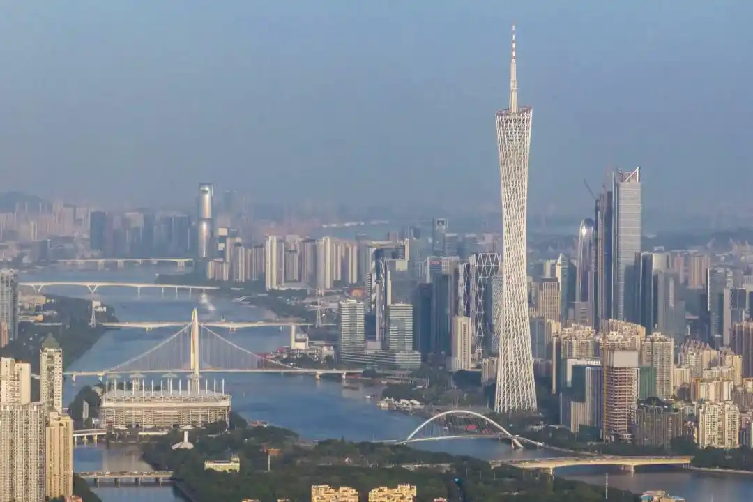 广州继续做好经济民生城建等工作