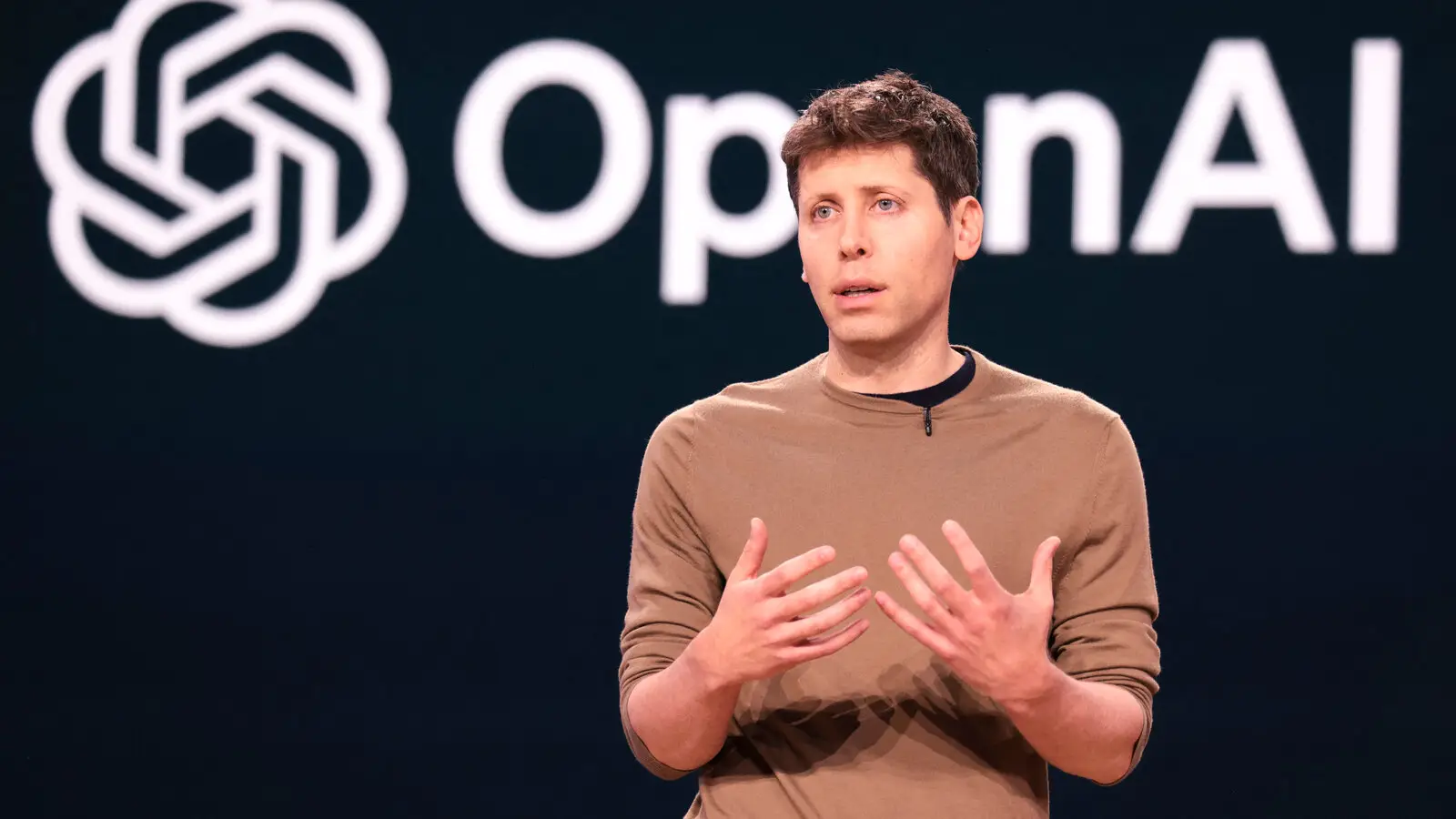OpenAI首款设备被曝售价超300美元，为什么先做成无屏音箱