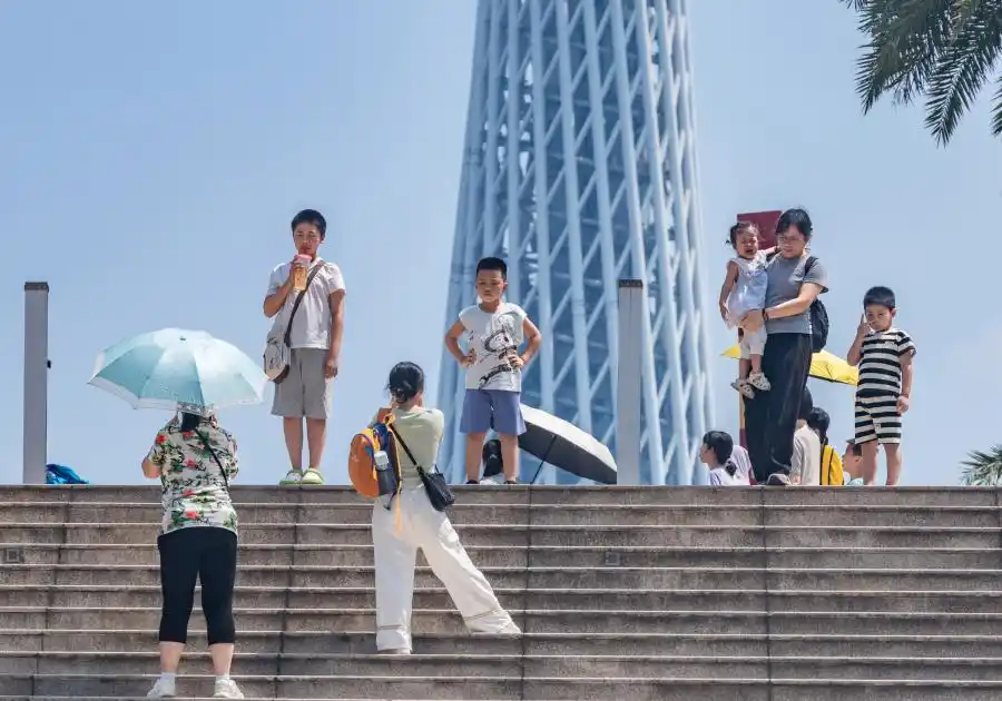 台风“白海豚”登陆，广州高温续航未“退烧”