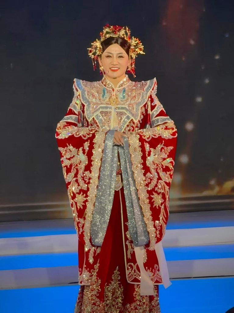 笃行致远 芳华绽放 肖玲梅斩获第49届环球太太世界总决赛亚洲冠军